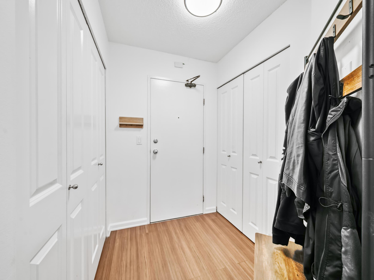 Entry Foyer Photo of 111 1341 George Street, White Rock, BC