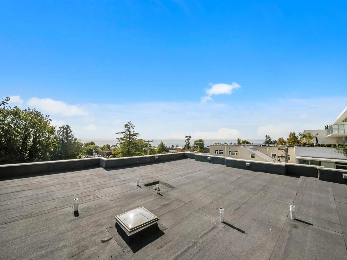 Hot Tub / Spa Photo of 111 1341 George Street, White Rock, BC