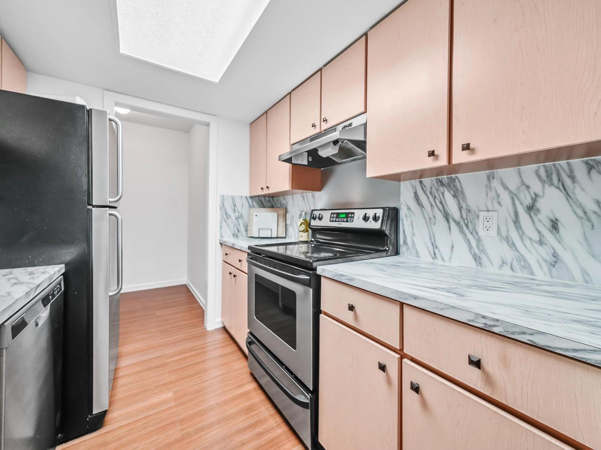 Primary Bathroom Photo of 111 1341 George Street, White Rock, BC