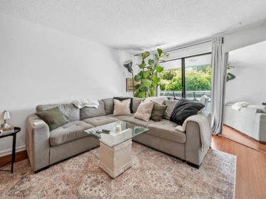 111 1341 George Street, White Rock, BC, White Rock — Apartment/Condo for sale