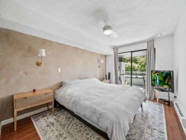 Office / Den Photo of 111 1341 George Street, White Rock, BC