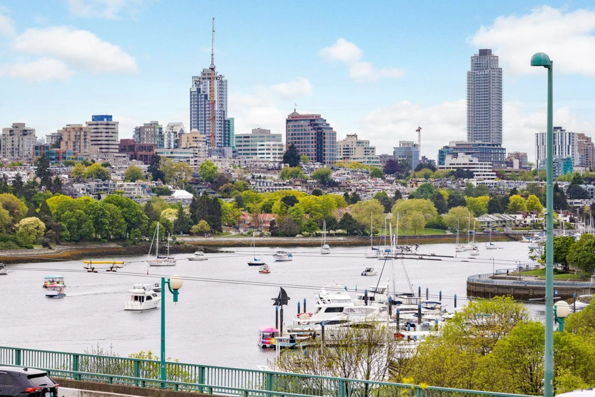 Primary Bathroom Photo of 803 980 Cooperage Way, Vancouver, BC