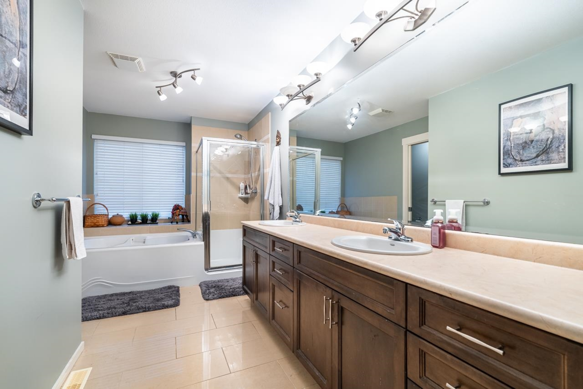 Powder Room Photo of 30 Hawthorn Drive, Port Moody, BC