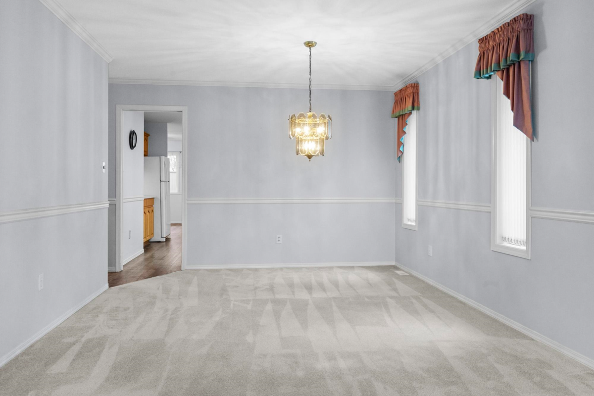 Breakfast Nook Photo of 39 46485 Airport Road, Chilliwack, BC