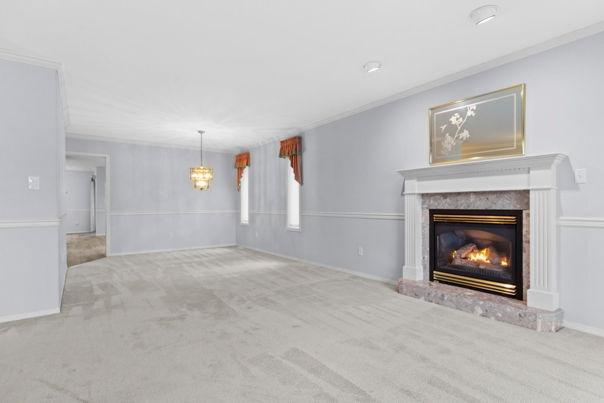 Kitchen Island Photo of 39 46485 Airport Road, Chilliwack, BC
