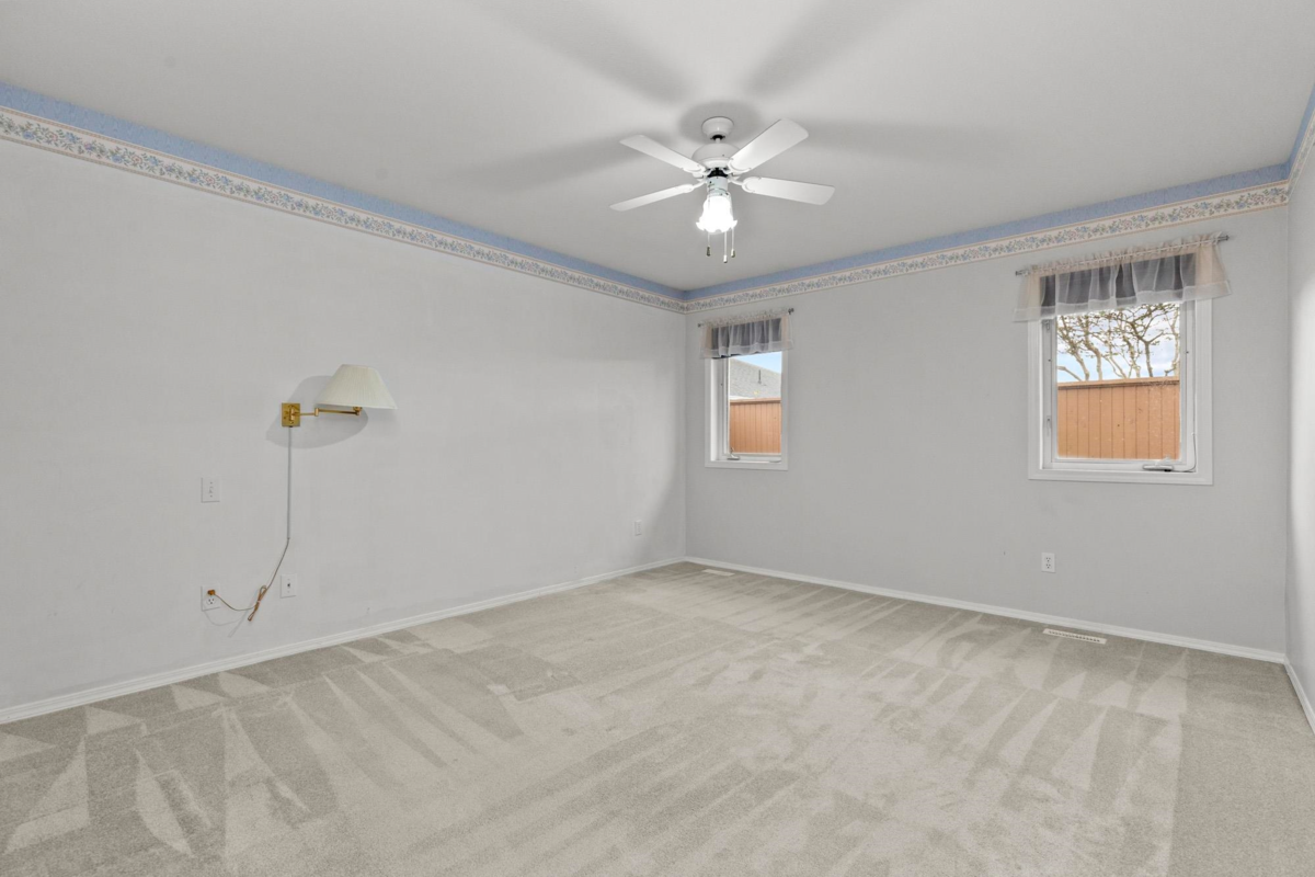 Laundry Room Photo of 39 46485 Airport Road, Chilliwack, BC