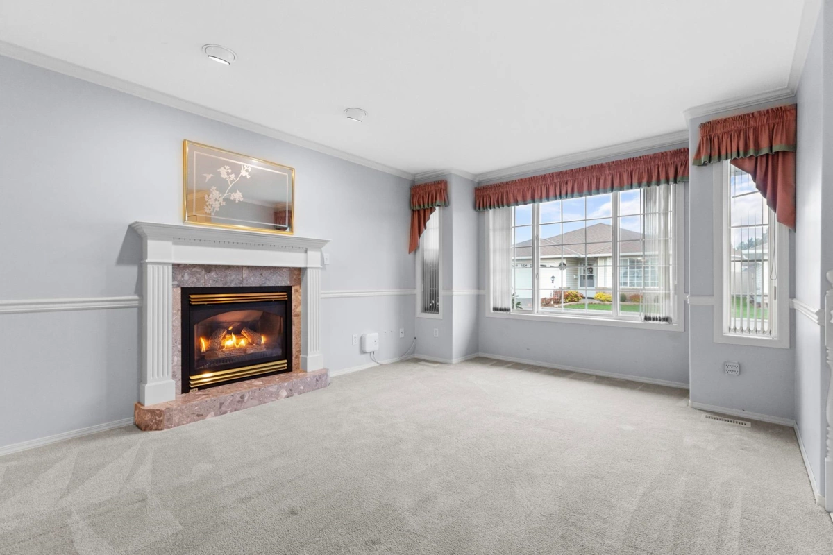 Living Room Photo of 39 46485 Airport Road, Chilliwack, BC