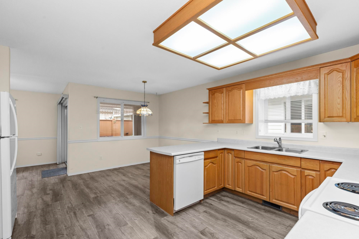 Primary Bathroom Photo of 39 46485 Airport Road, Chilliwack, BC