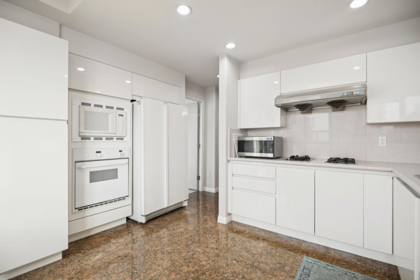 Kitchen Island Photo of PH 3-4 1383 Howe Street, Vancouver, BC
