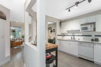 Kitchen Island Photo of 401 2678 Dixon Street, Port Coquitlam, BC
