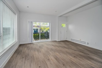 Primary Bathroom Photo of 30 16337 23a Avenue, Surrey, BC