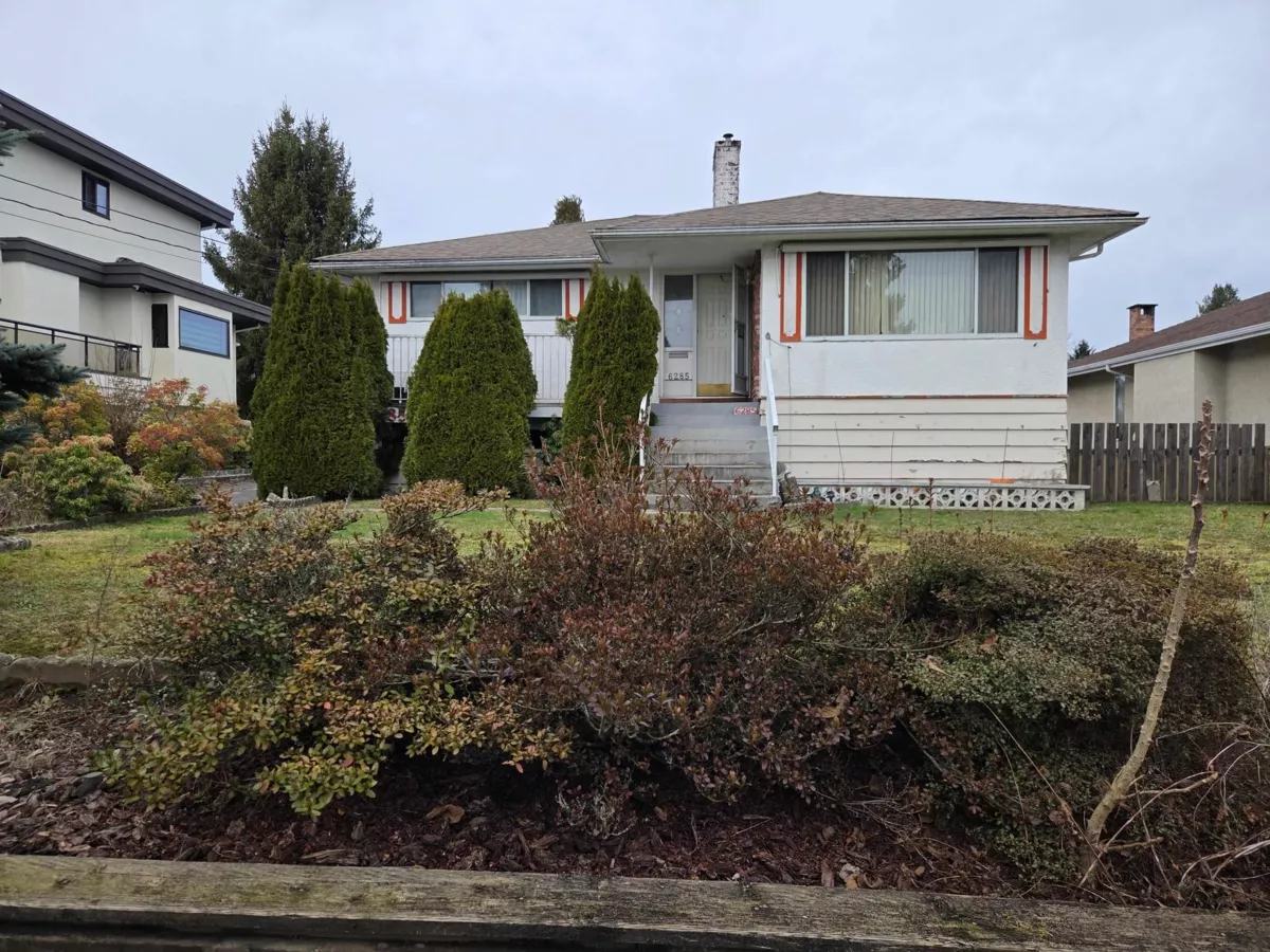 Exterior Front Photo of 6285 Aubrey Street, Burnaby, BC