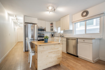 Breakfast Nook Photo of 50 3295 Sunnyside Road, Anmore, BC