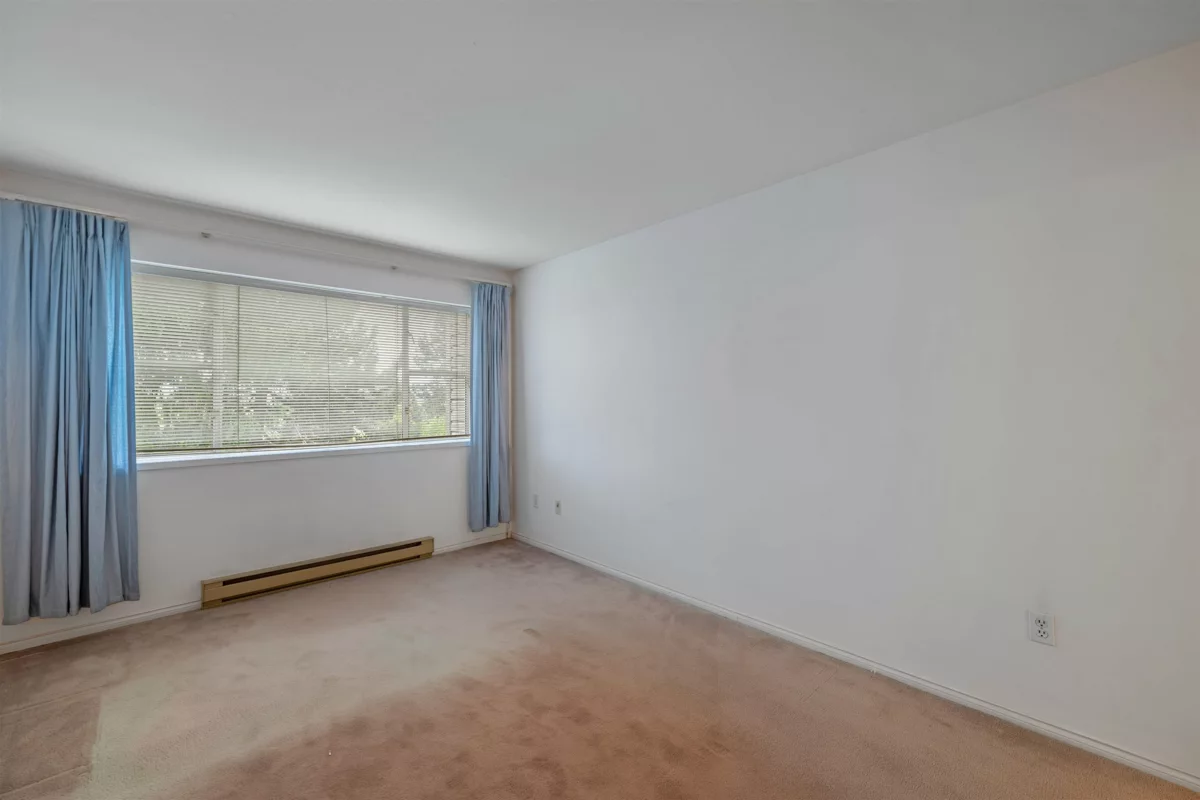 Dining Area Photo of 305 5488 Arcadia Road, Richmond, BC