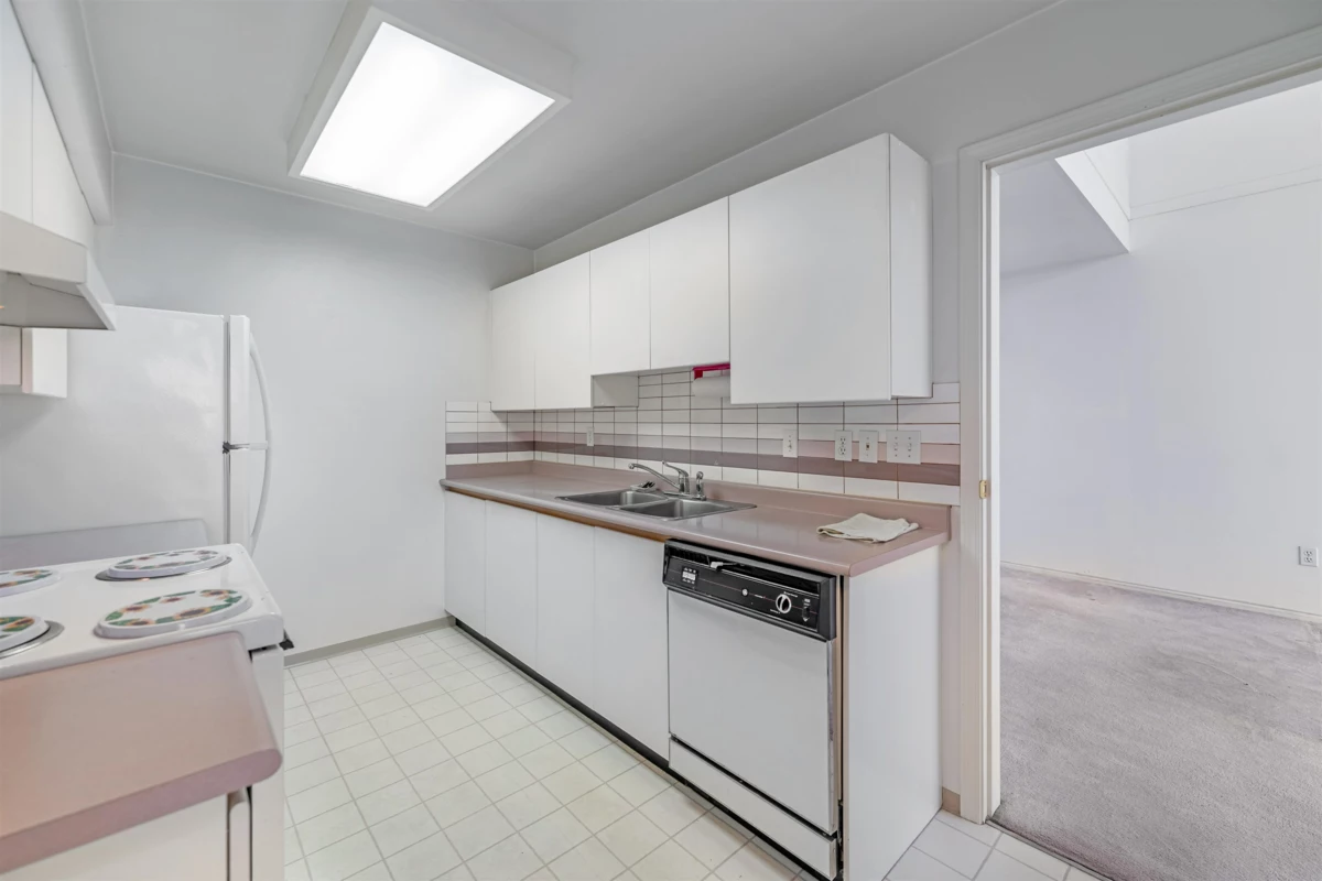 Powder Room Photo of 305 5488 Arcadia Road, Richmond, BC