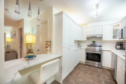 Kitchen Island Photo of 206 855 W 16th Street, North Vancouver, BC