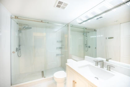 Walk-In Closet Photo of 206 855 W 16th Street, North Vancouver, BC