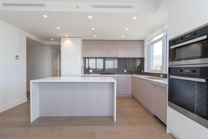 1401 1675 Lions Gate, North Vancouver, BC