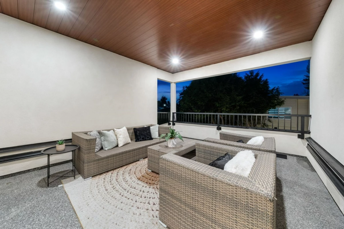 Staircase Photo of 11648 94a Avenue, Delta, BC