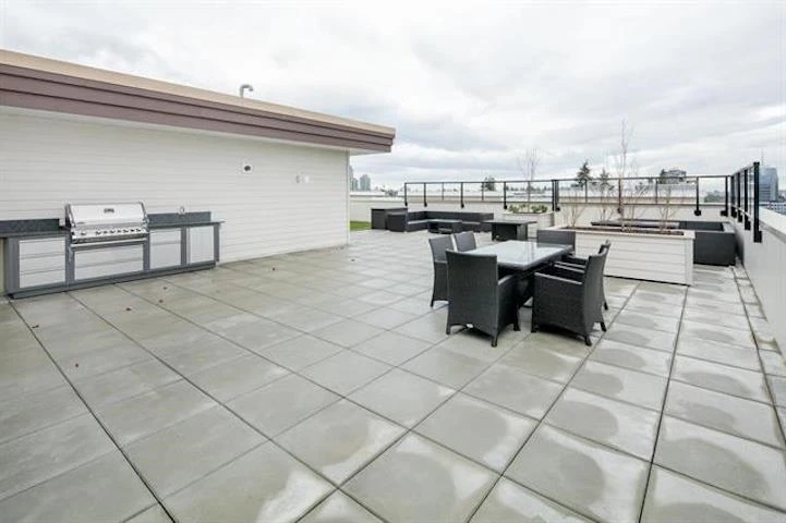 Family Room Photo of 334 13768 108 Avenue, Surrey, BC