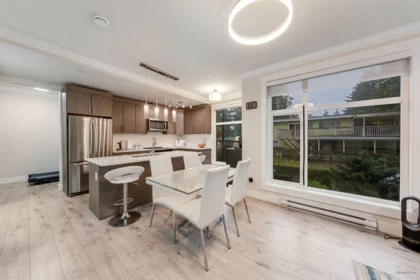 Kitchen Photo of 207 13799 101 Avenue, Surrey, BC