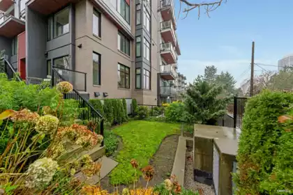 Outdoor Deck Photo of 207 13799 101 Avenue, Surrey, BC