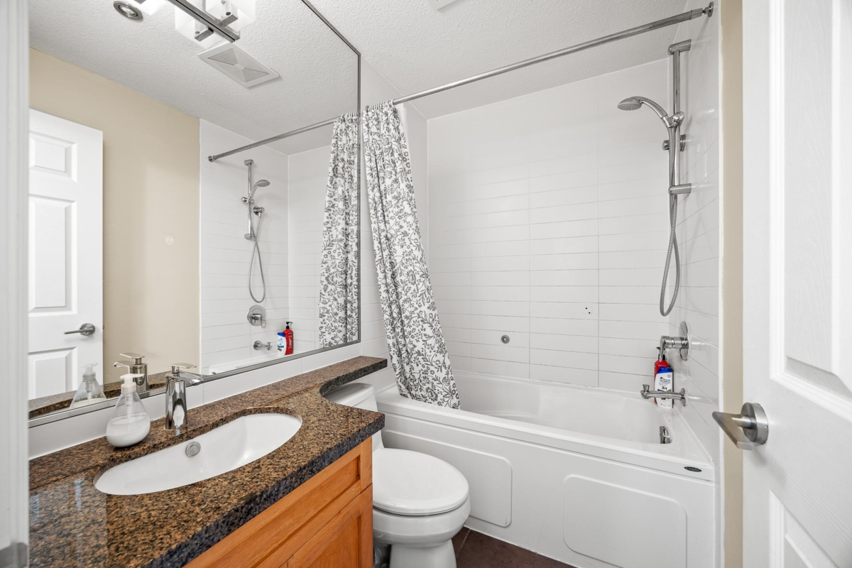 Backyard Photo of 3276 W 21st Avenue, Vancouver, BC