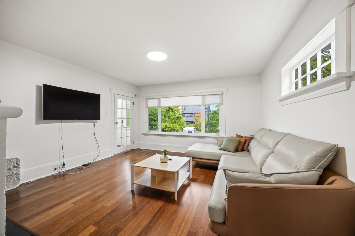 Dining Area Photo of 3276 W 21st Avenue, Vancouver, BC
