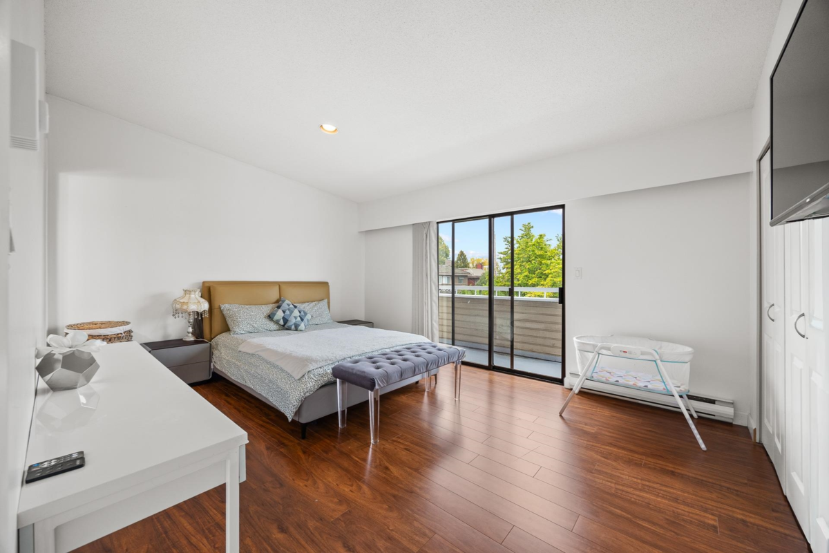 Entry Foyer Photo of 3276 W 21st Avenue, Vancouver, BC