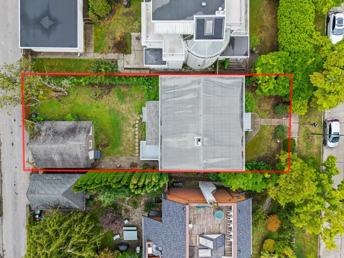 Hot Tub / Spa Photo of 3276 W 21st Avenue, Vancouver, BC