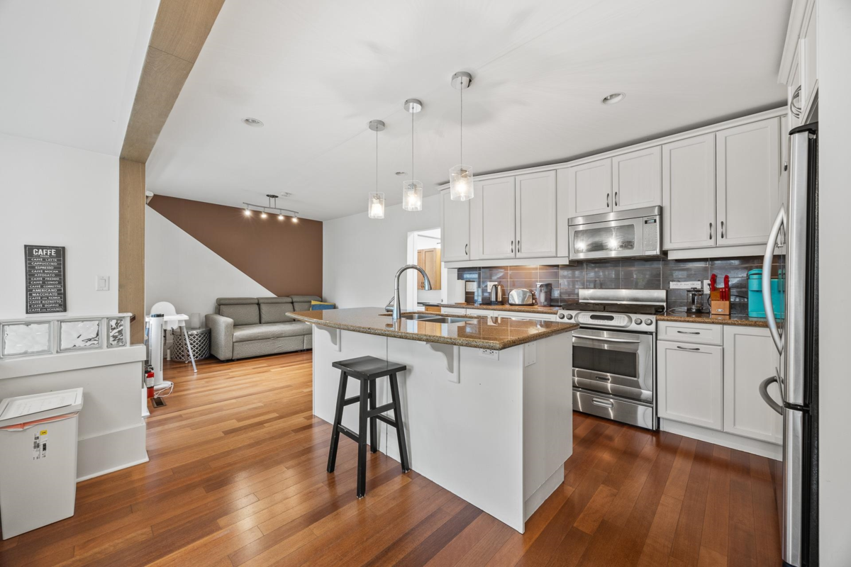 Primary Bedroom Photo of 3276 W 21st Avenue, Vancouver, BC