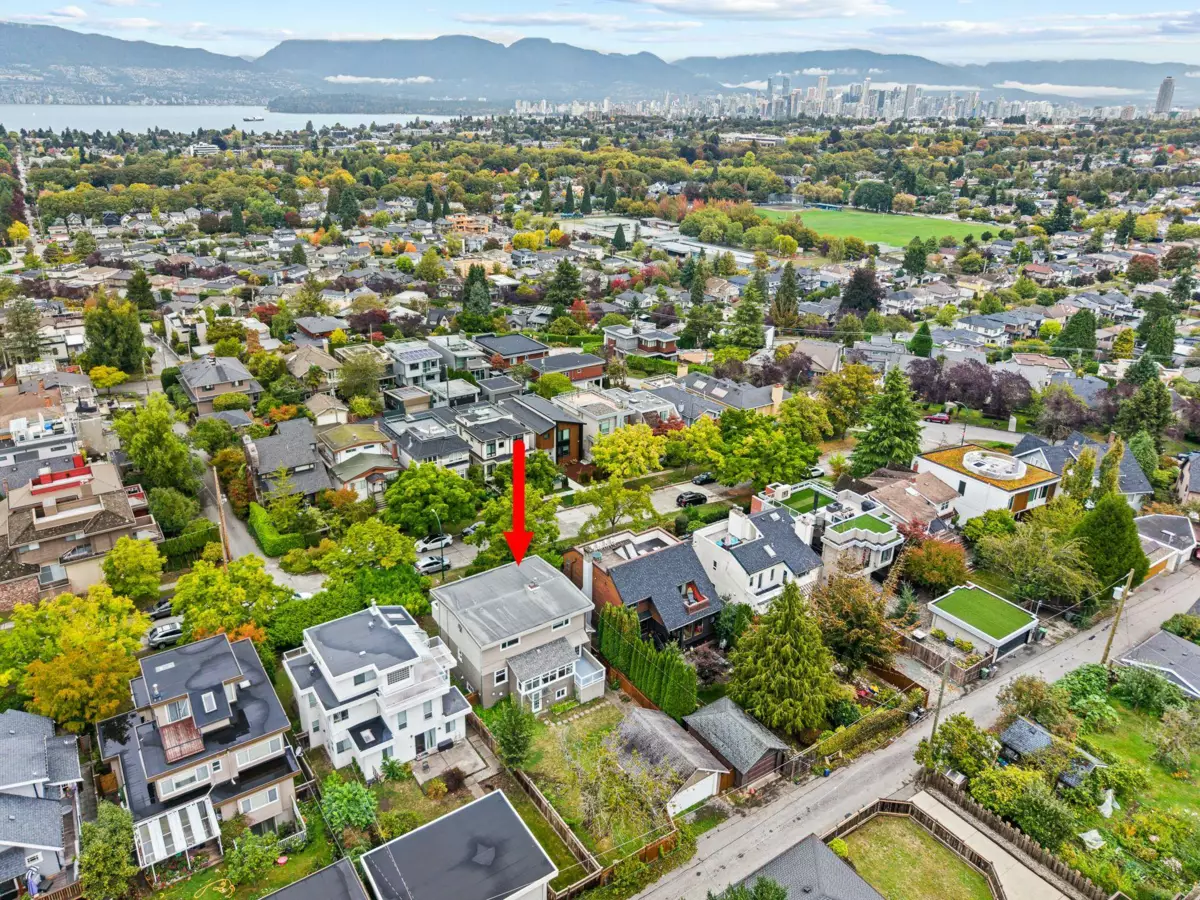 Swimming Pool Photo of 3276 W 21st Avenue, Vancouver, BC