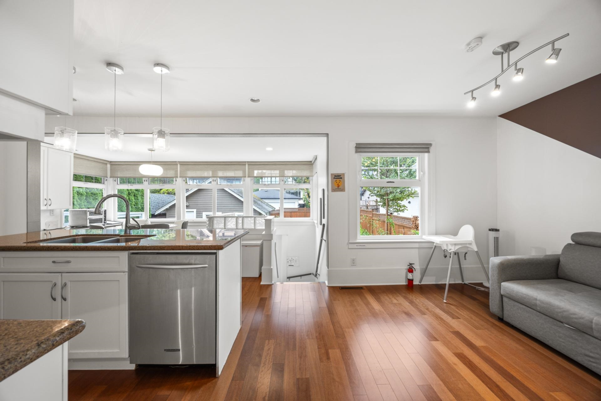 Walk-In Closet Photo of 3276 W 21st Avenue, Vancouver, BC