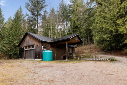 1572 Mountain Road, Gibsons, BC, Gibsons — Single Family Residence for sale