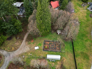 Hot Tub / Spa Photo of 1572 Mountain Road, Gibsons, BC