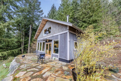1572 Mountain Road, Gibsons, BC, Gibsons — Single Family Residence for sale