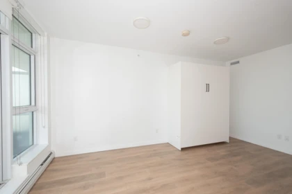 Walk-In Closet Photo of 2509 13685 102 Avenue, Surrey, BC