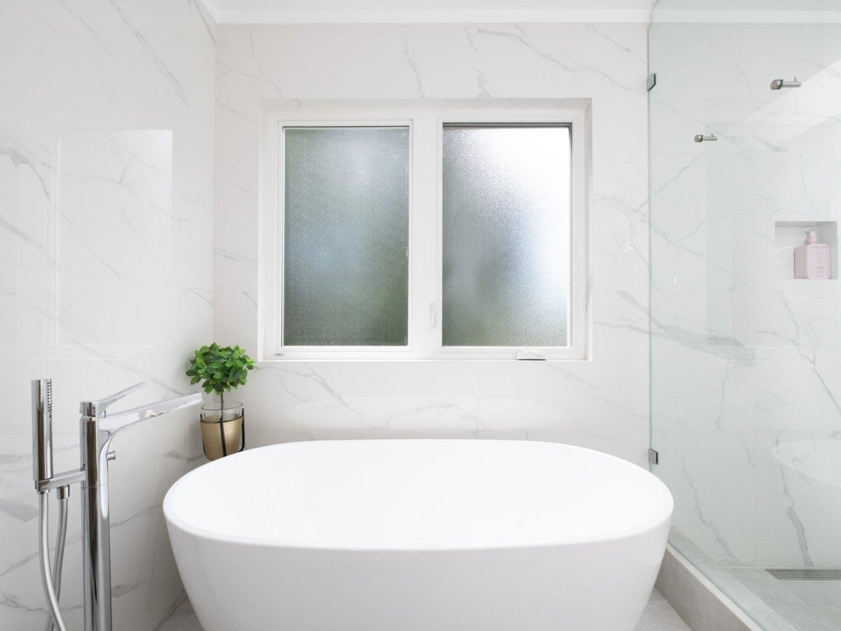 Entry Foyer Photo of 4283 Capilano Road, North Vancouver, BC