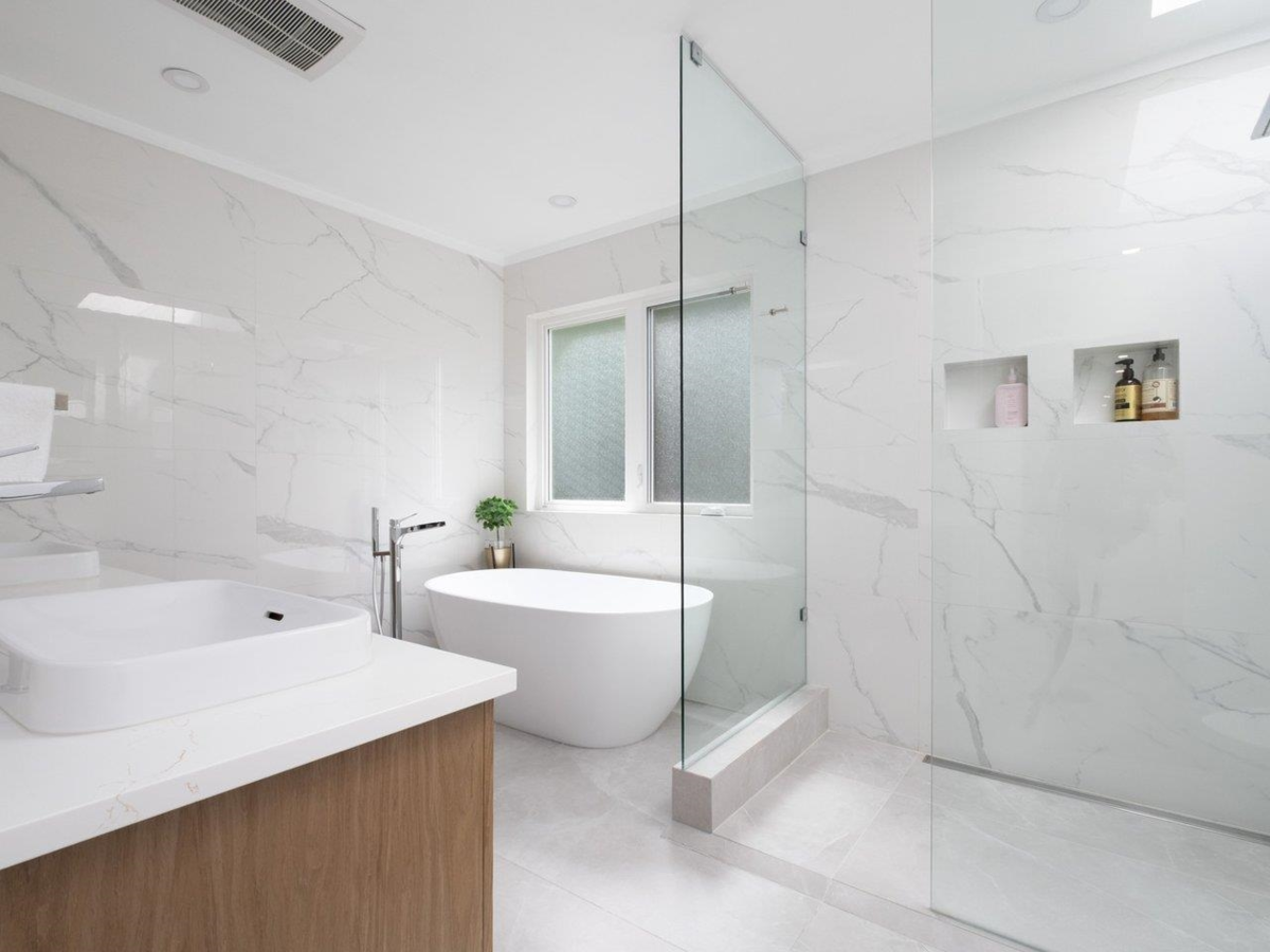 Laundry Room Photo of 4283 Capilano Road, North Vancouver, BC