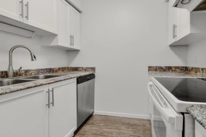 213 17661 58a Avenue, Surrey, BC, Surrey — Apartment/Condo for sale