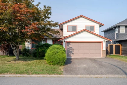 6051 Glenroy Drive, Chilliwack, BC, Chilliwack — Single Family Residence for sale
