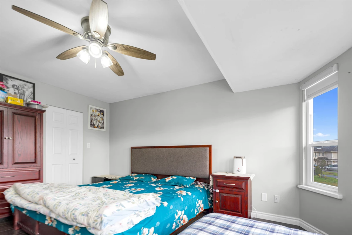 Breakfast Nook Photo of 7595 122a Street, Surrey, BC