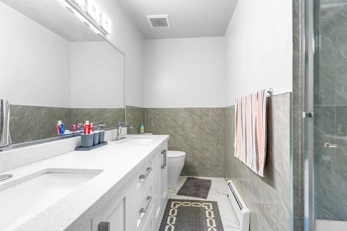 Family Room Photo of 7595 122a Street, Surrey, BC