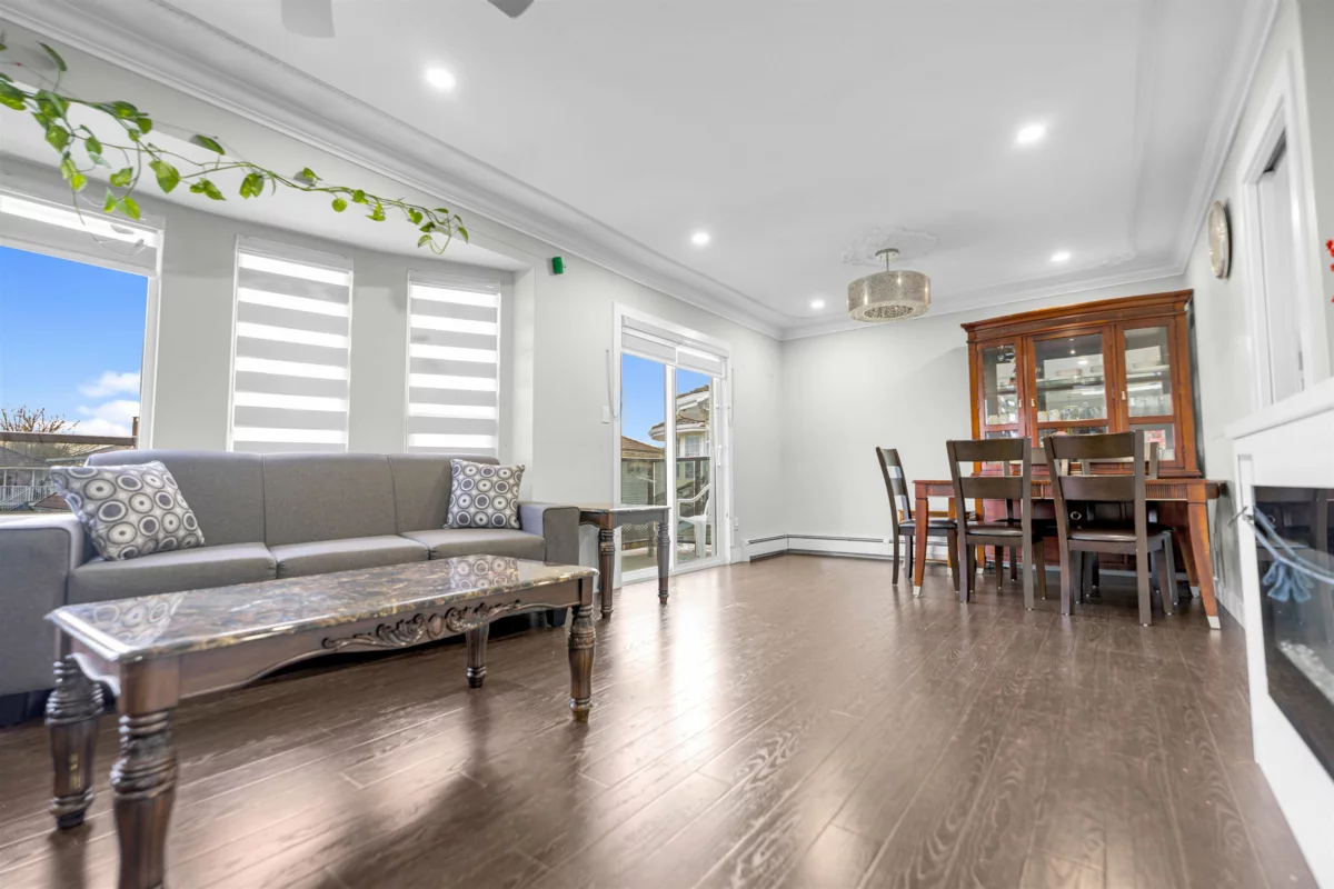 Guest Bathroom Photo of 7595 122a Street, Surrey, BC