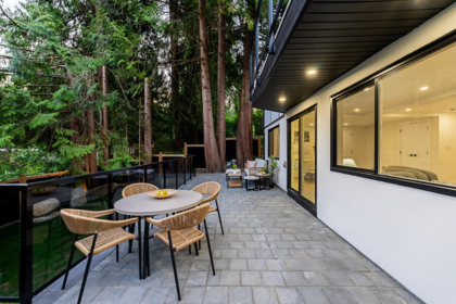 Entry Foyer Photo of 531 Greenway Avenue, North Vancouver, BC