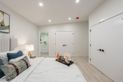 Walk-In Closet Photo of 531 Greenway Avenue, North Vancouver, BC