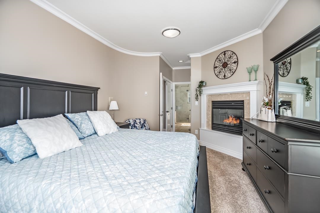 Basement Recreation Room Photo of 14433 Sunset Lane, White Rock, BC