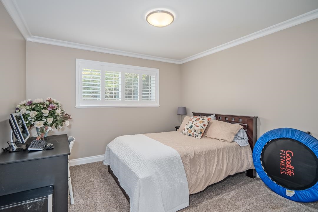 Garden / Landscaping Photo of 14433 Sunset Lane, White Rock, BC