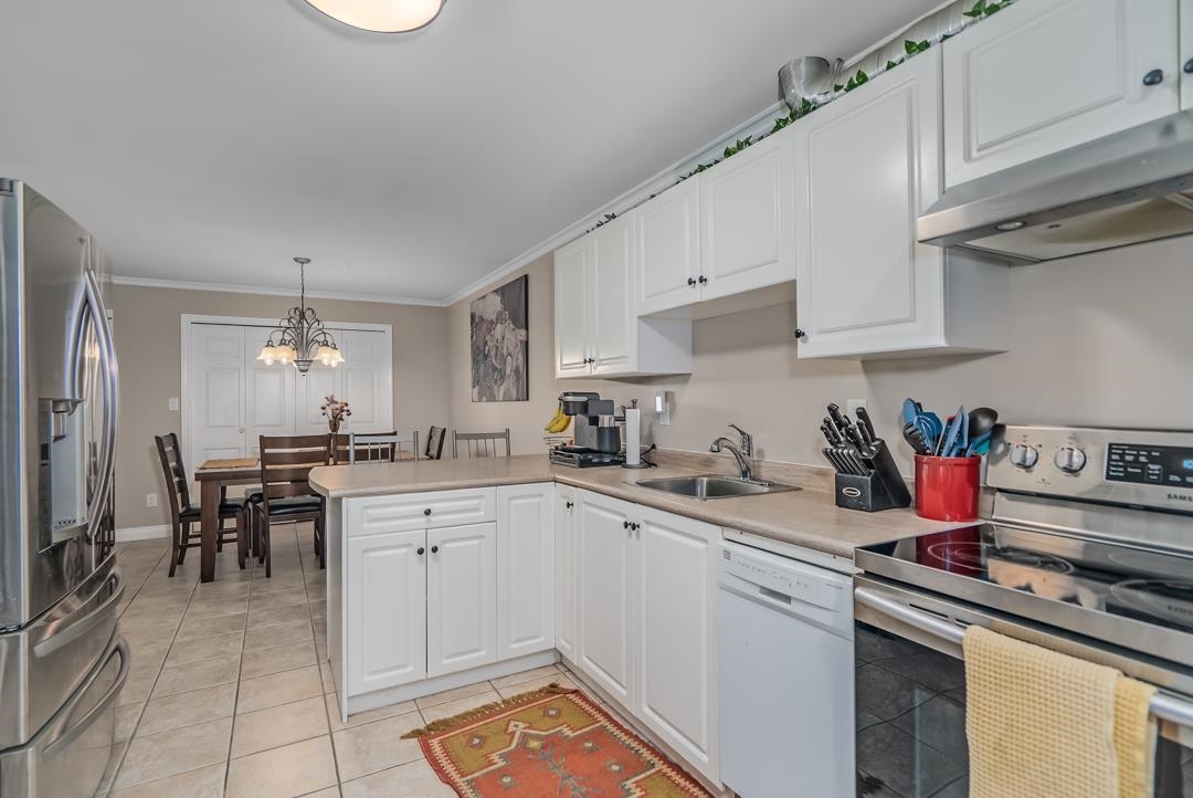 Hot Tub / Spa Photo of 14433 Sunset Lane, White Rock, BC