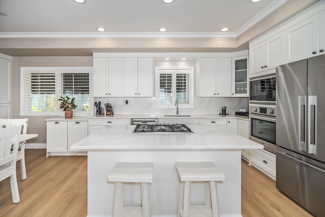 Powder Room Photo of 14433 Sunset Lane, White Rock, BC